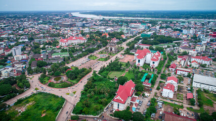 Obraz na płótnie Canvas aerial view of the victory gate laos