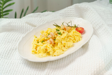 Creative Chinese food: Shrimp and egg scrambled eggs