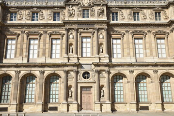 Fototapeta premium Façade de la Cour carrée à Paris. France
