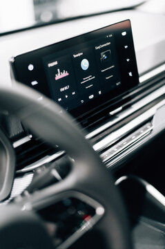 Multimedia screen in an expensive new car
