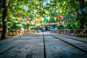 Obraz premium Rustic wooden picnic table in park