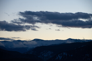 Obraz premium Gray winter evening in the Colorado Rocky Mountains