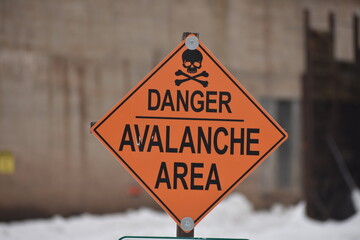 Danger avalanche sign 