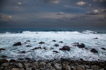 奄美大島の自然、春の嵐の日。