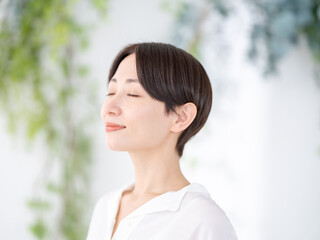女性