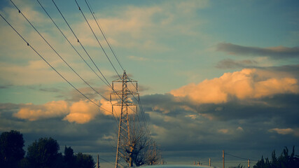 夕焼け空と送電鉄塔