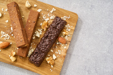 プロテインバー – 筋トレやダイエットに最適なタンパク質補給スナック