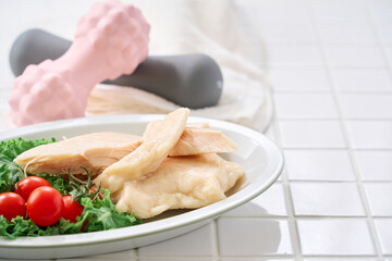 サラダチキン – 高タンパク低脂肪のヘルシーフード