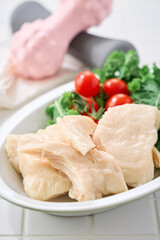 サラダチキン – 高タンパク低脂肪のヘルシーフード