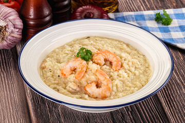 Gourmet risotto with prawn and cheese