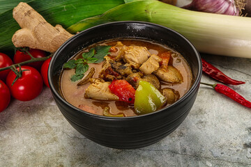 Thai curry with chicken and basil