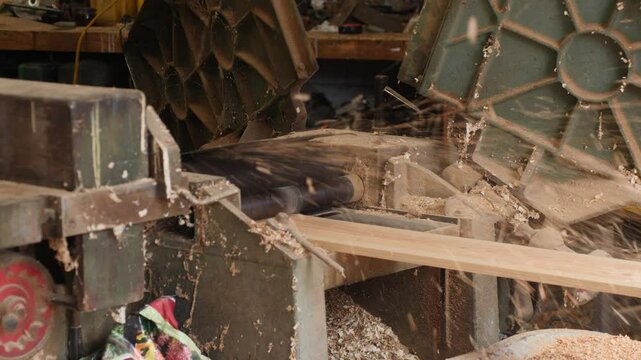 Planing Pine Wood industrial planer thicknesser machine
