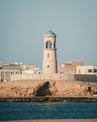 Faro de Sur, en la Costa de Oman, 