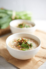 Rice porridge with minced pork