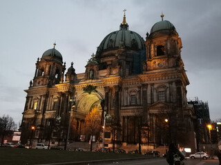 Berliner Dom bei Dämmerung © Erol