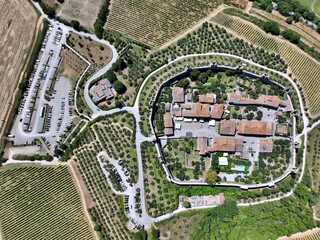 Obraz premium Aerial view of Monteriggioni medieval village in summer season. Monteriggioni, Siena, Tuscany, Italy