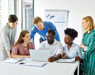 Fototapeta premium business meeting businesswoman woman young office businessman teamwork laptop startup colleague group education student brainstorming