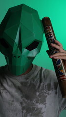 Alienígena musical con instrumentos ancestrales de la selva peruana/Musical Alien with Ancestral Instruments from the Peruvian Jungle – Futuristic and Mystical Concept © Brunito Filmmaker