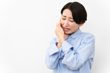 長袖シャツを着ている女性