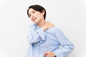 長袖シャツを着ている女性