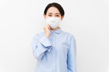 マスク姿の女性