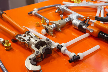 Hand tools for water pipes and master consultant PEX-AL-PEX