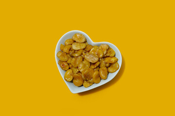 Roasted salted broad beans snack