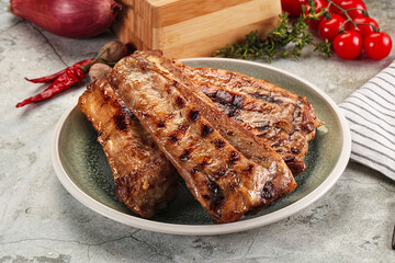 Grilled pork ribs with spices