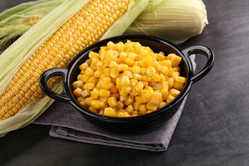 Canned sweet young corn grain