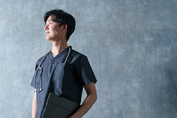 男性の医者