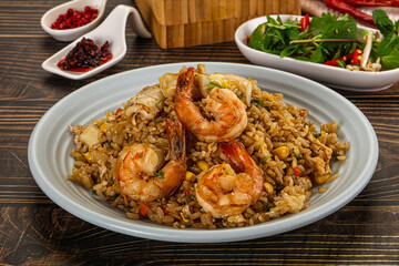 Vietnamese fried rice with prawn and squid Kom Ran