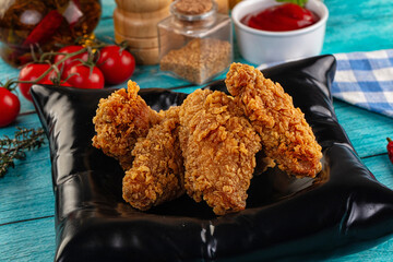 Golden crispy fried chicken wings
