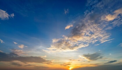 Obraz premium sundown sky for background or dawn sky and cloud at morning