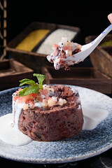 Honeycomb coal-shaped yogurt and red bean paste cake