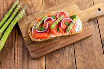 Smoked Salmon Toast with asparagus 