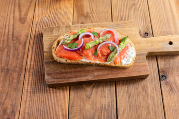 Smoked Salmon Toast with asparagus 