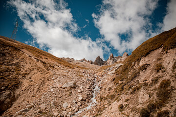 The natural beauty of National Highway 317 in Ganzi, Sichuan, China, and the scenery of Queer Mountain