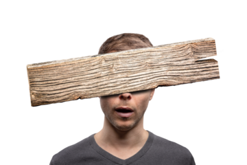 Mann mit Brett vorm Kopf isoliert auf weiß