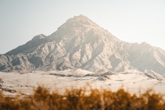 Oman Fushi Sandd&uuml;nen & Berglandschaft