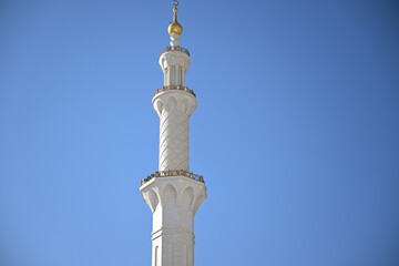 architecture, mosque, dome, mausoleum, marble, building, tomb, religion, landmark, travel, monument, asia, minaret, palace, arch, sky, tourism, white