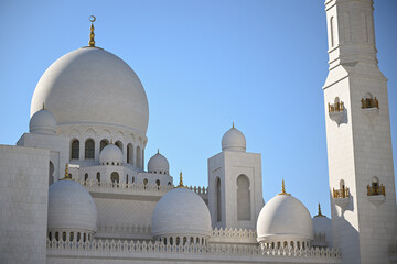 architecture, mosque, dome, mausoleum, marble, building, tomb, religion, landmark, travel, monument, asia, minaret, palace, arch, sky, tourism, white