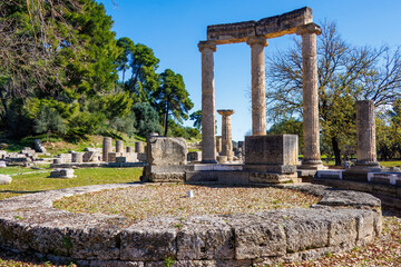 Fototapeta premium Ruins of Ancient Olympia in Greece, the cradle of the Olympic Games and the sanctuary of Zeus.