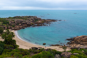 Bowen Paradise: Pristine Beaches, Rugged Rocks & Crystal Blue Waters – Queensland’s Hidden Gem