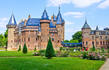 Obraz premium Medieval castle park in summer