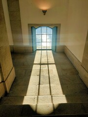 Once a foot close a Windows opens