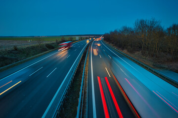 Langzeitbelichtung - Autobahn - Strasse - Traffic - Travel - Background - Line - Ecology - Highway...