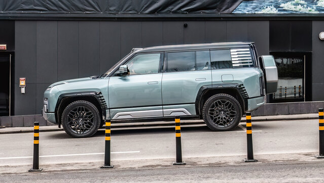 Yangwang U8 ultra-luxury SUV parked on streets