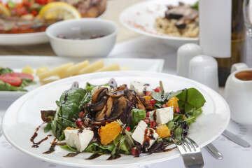 Mediterranean Grilled Mushroom Salad. Flavourful and Nutrient Packed Lunch.