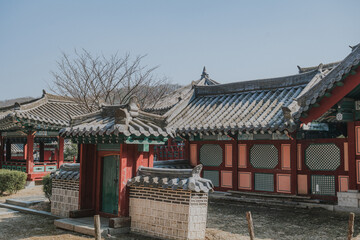 Naklejka premium Ancient Korean Architectural Scenery on daytime