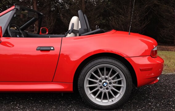 BMW Z3 red sports car